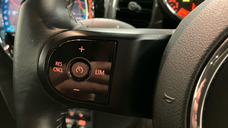 MINI Hatchback 1.5 Cooper Exclusive 5dr Auto Petrol Hatchback